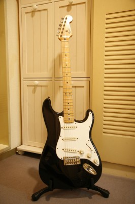 FenderMexicoStratocaster50’sBlack.jpg