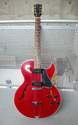 Gibsonb ES-135 Cherry 1