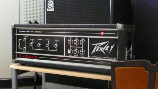 Peavey F-800 B