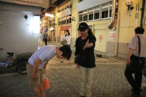 大和氏謝りまくりの図