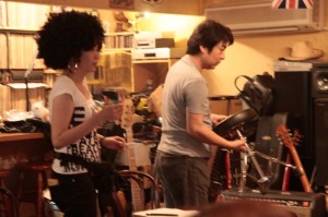 伊藤　＆　？？？