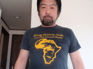 アデＴシャツ
