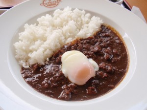 黒タマゴ入りカレー 黒タマゴ入りカレー