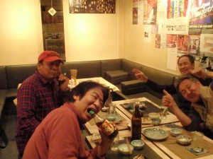 スナックのろ　店内の酔っ払い